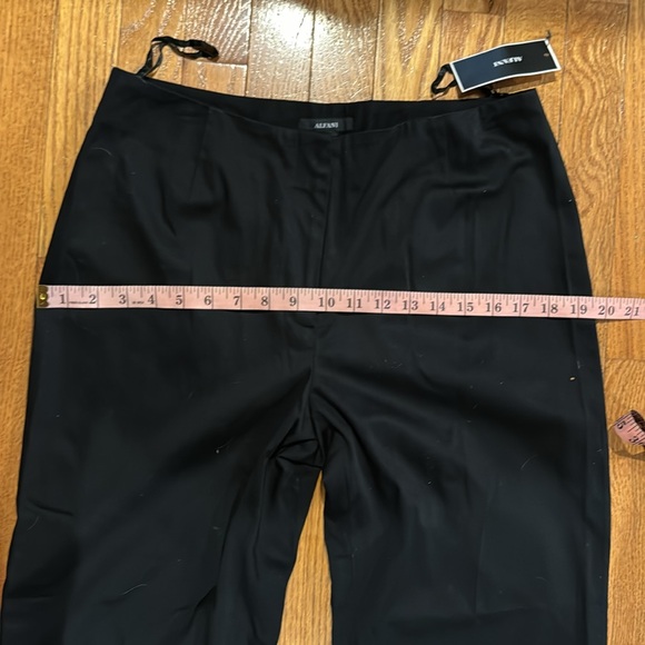 Ladies NWT ALFANI size 10 capris - Picture 9 of 11